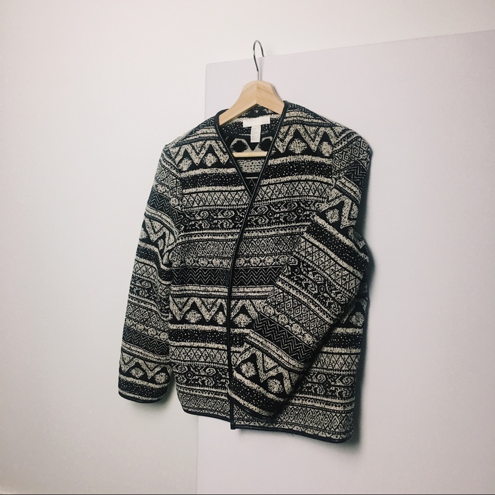 Loose Patterned Jacket - Picture 3 of 5